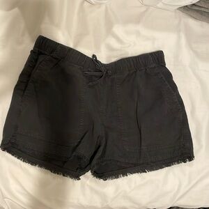 Bella Dahl gray fringe shorts